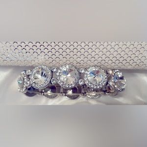 NWOT Multiple Round White Diamond Style Gem Silver Coloured Flex Bracelet